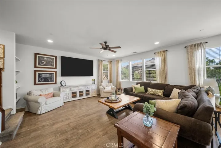 Family Room w/86in. TV