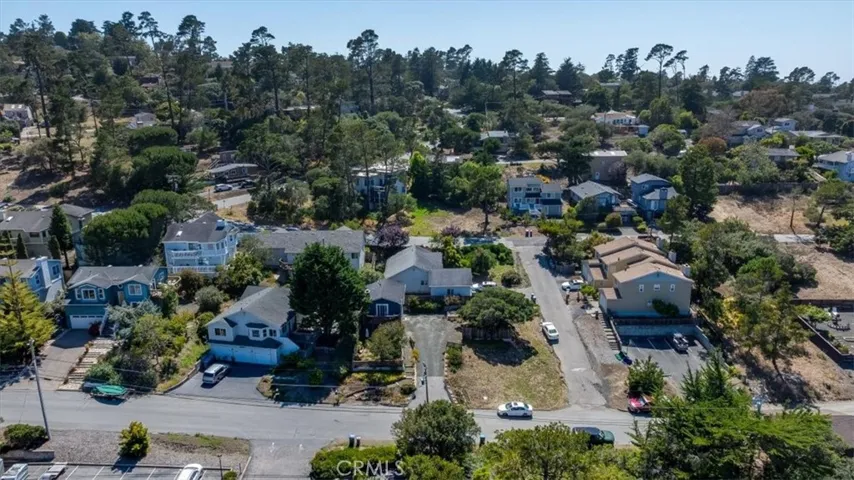 Aerial view showing neighboarhood.