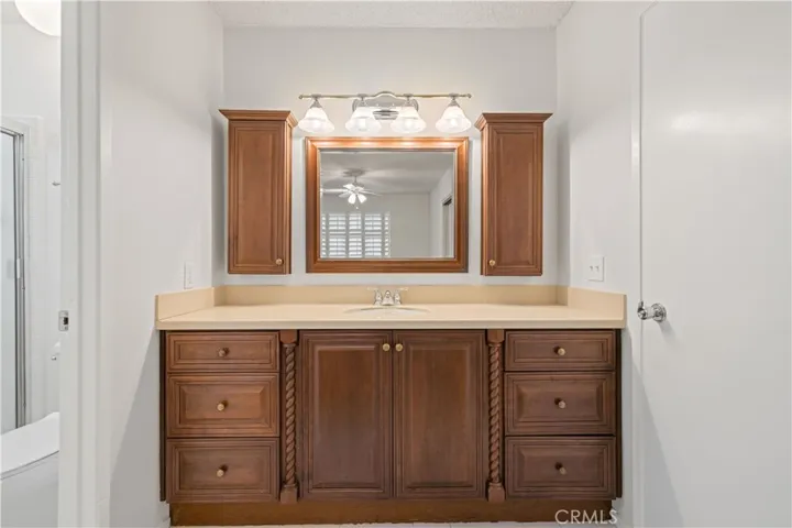 26814 Oak Garden Court, Newhall, California 91321