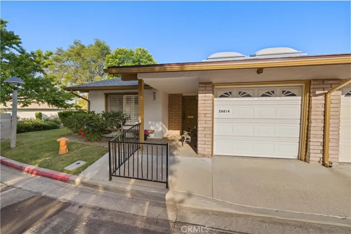 26814 Oak Garden Court, Newhall, California 91321