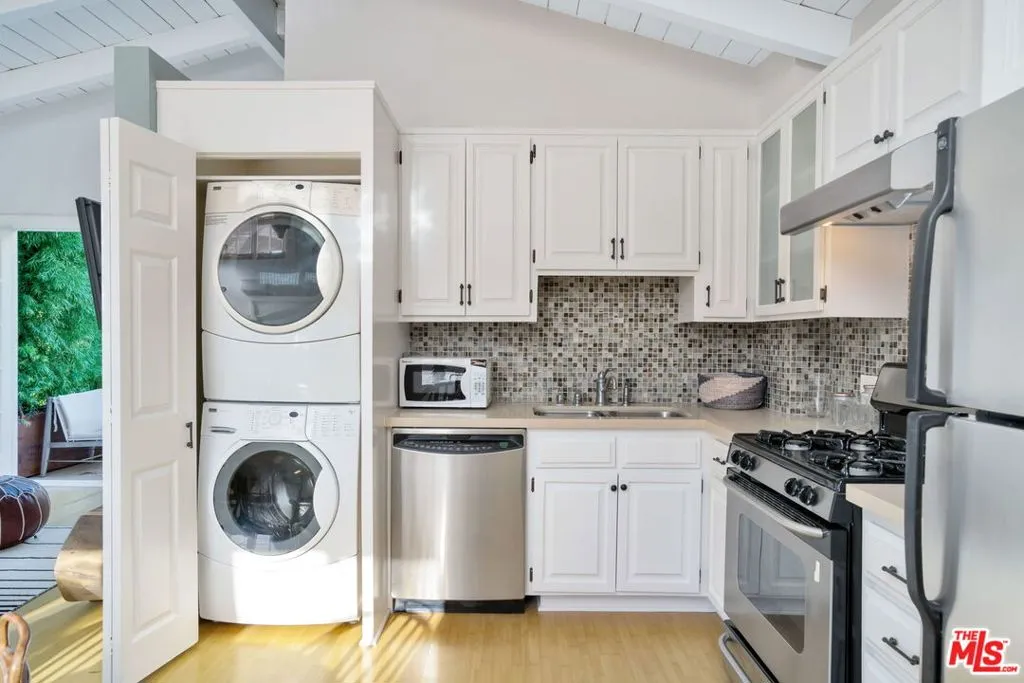 Guest House Kitchen