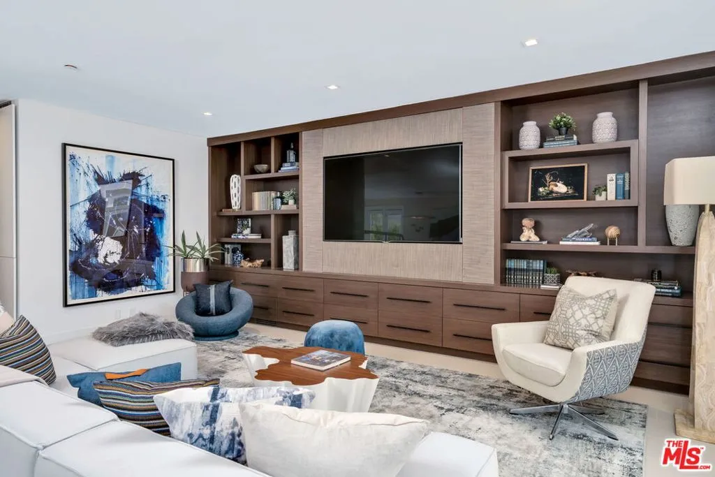 Main House Family Room