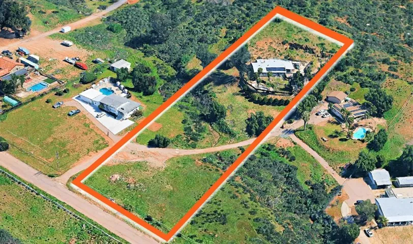 11041 Summit Avenue, Santee, California 92071