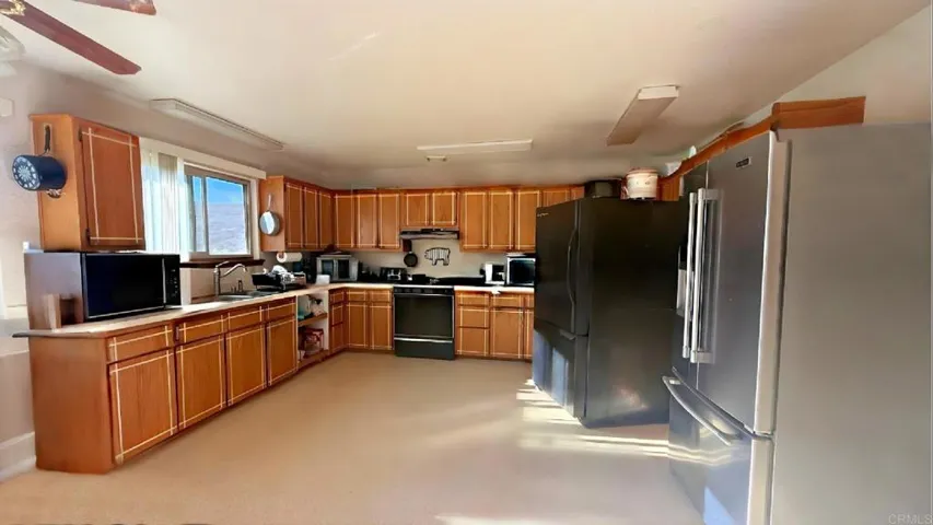 11041 Summit Avenue, Santee, California 92071