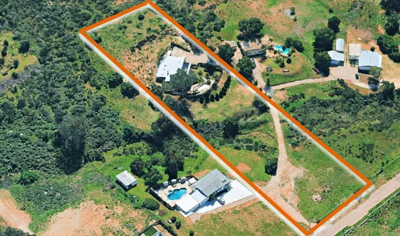 11041 Summit Avenue, Santee, California 92071