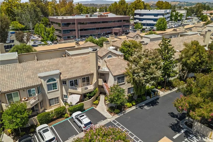 Nice guest parking in front, balcony on the right