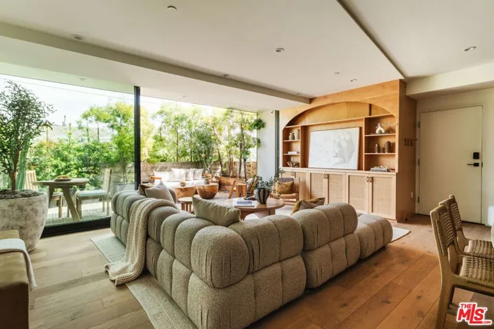 3214 Highland Avenue 2, Santa Monica, California 90405