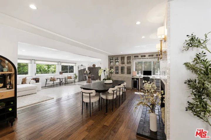 2300 Benedict Canyon Drive, Beverly Hills, California 90210