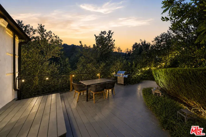 2300 Benedict Canyon Drive, Beverly Hills, California 90210