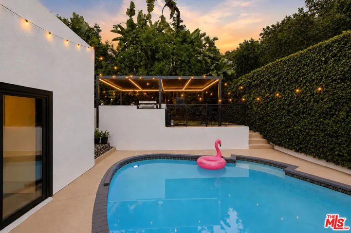 2300 Benedict Canyon Drive, Beverly Hills, California 90210