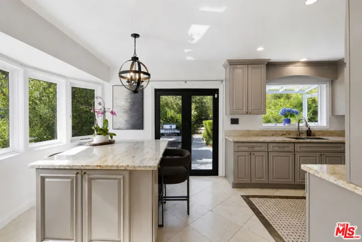2300 Benedict Canyon Drive, Beverly Hills, California 90210
