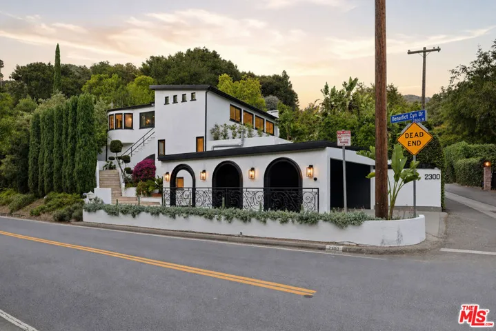 2300 Benedict Canyon Drive, Beverly Hills, California 90210