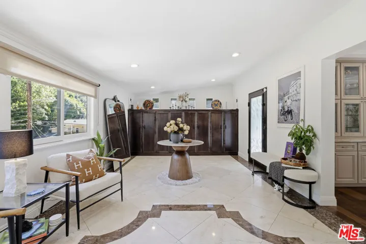 2300 Benedict Canyon Drive, Beverly Hills, California 90210