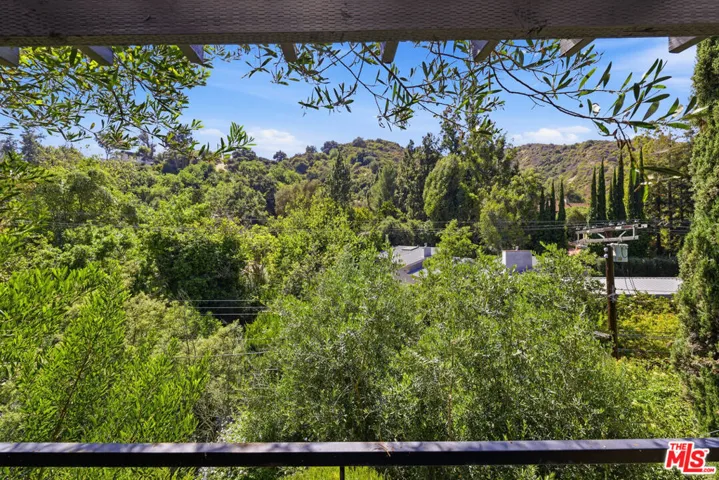 2300 Benedict Canyon Drive, Beverly Hills, California 90210
