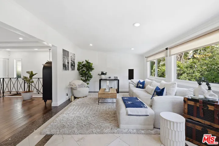 2300 Benedict Canyon Drive, Beverly Hills, California 90210