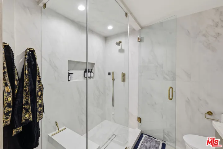 2300 Benedict Canyon Drive, Beverly Hills, California 90210