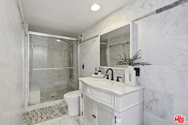 2300 Benedict Canyon Drive, Beverly Hills, California 90210