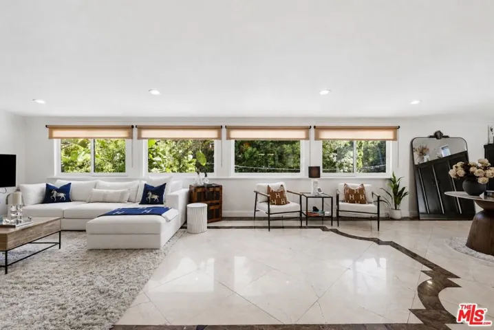 2300 Benedict Canyon Drive, Beverly Hills, California 90210