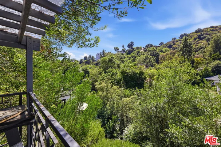 2300 Benedict Canyon Drive, Beverly Hills, California 90210
