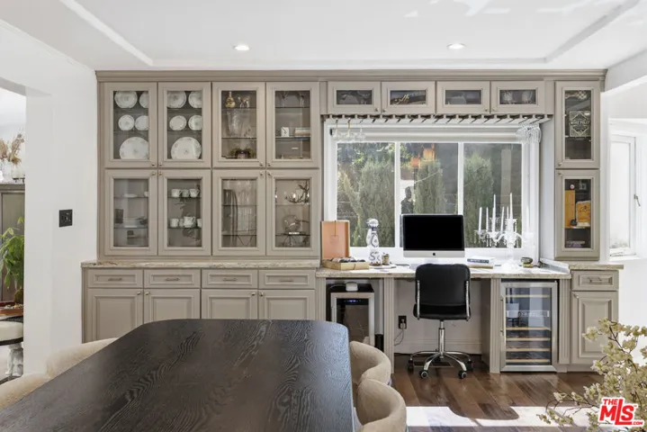 2300 Benedict Canyon Drive, Beverly Hills, California 90210