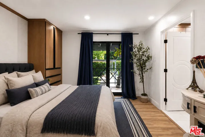 2300 Benedict Canyon Drive, Beverly Hills, California 90210