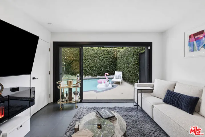 2300 Benedict Canyon Drive, Beverly Hills, California 90210