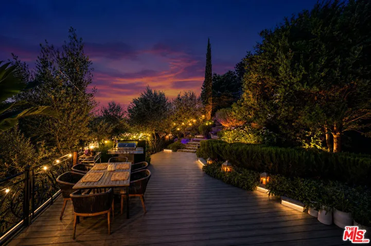 2300 Benedict Canyon Drive, Beverly Hills, California 90210