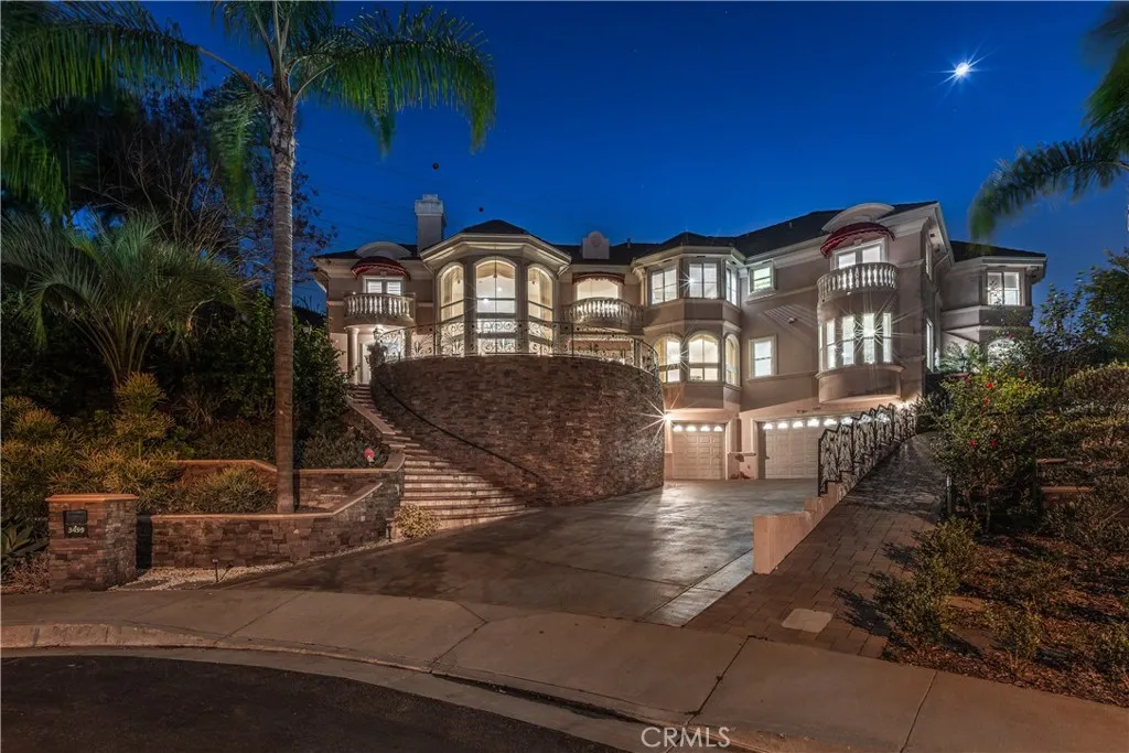 3499 Viewfield Ave