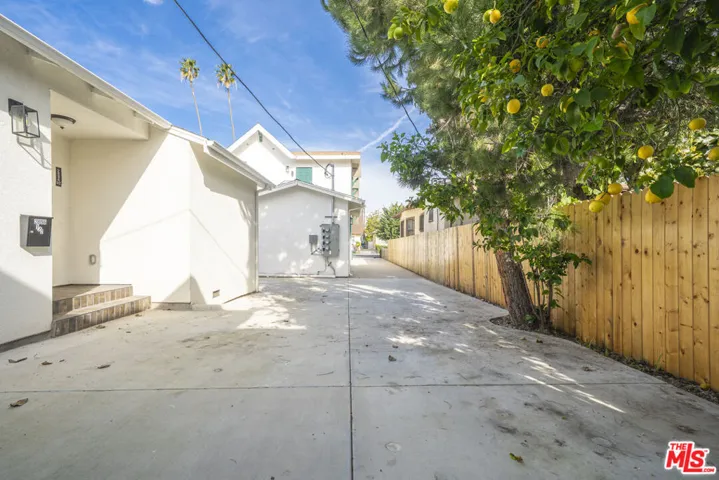 2896 W 14th Street, Los Angeles, California 90006