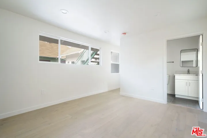 2896 W 14th Street, Los Angeles, California 90006