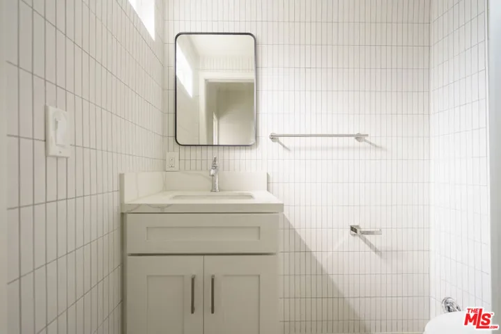 2896 W 14th Street, Los Angeles, California 90006