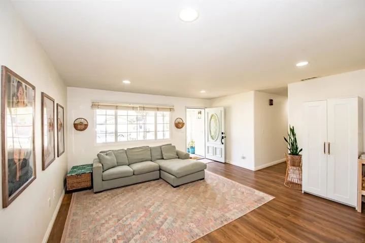 15235 Hesta, Poway, California 92064