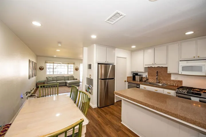 15235 Hesta, Poway, California 92064