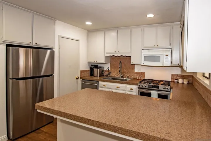 15235 Hesta, Poway, California 92064