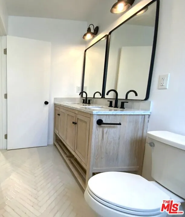 Bathroom e