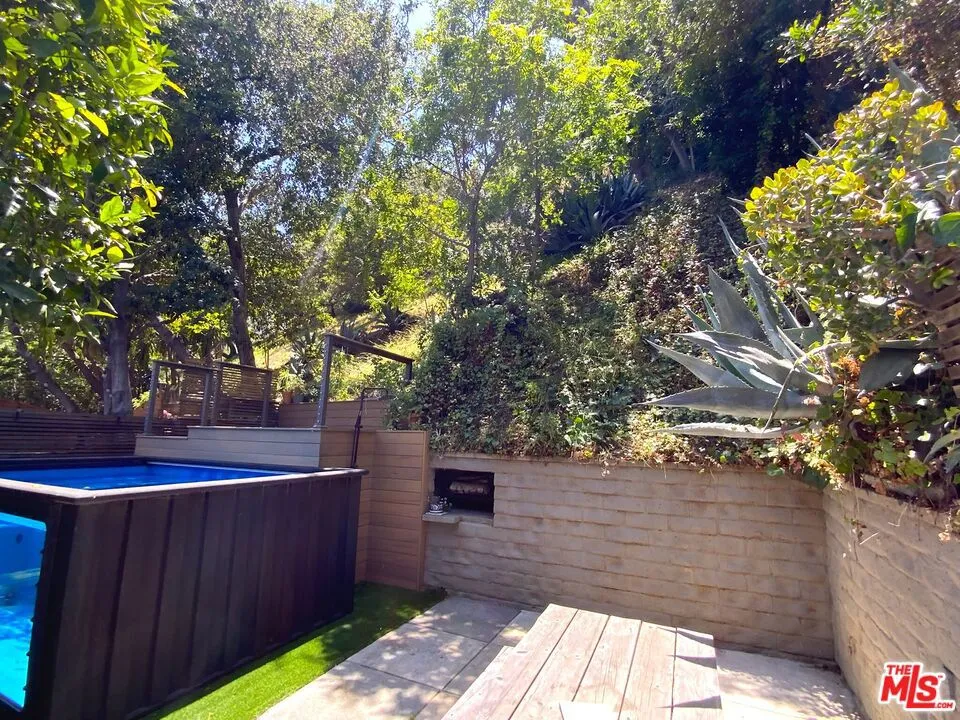 Back of Wall Yard