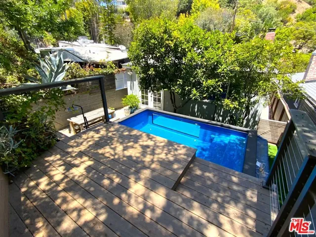 Pool View d