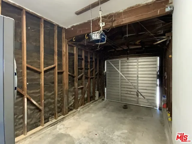 Garage b