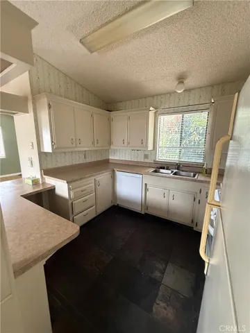 3860 S Higuera, San Luis Obispo, California 93401