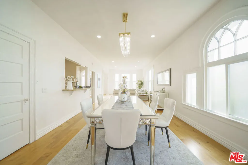 Dining Area 1-2