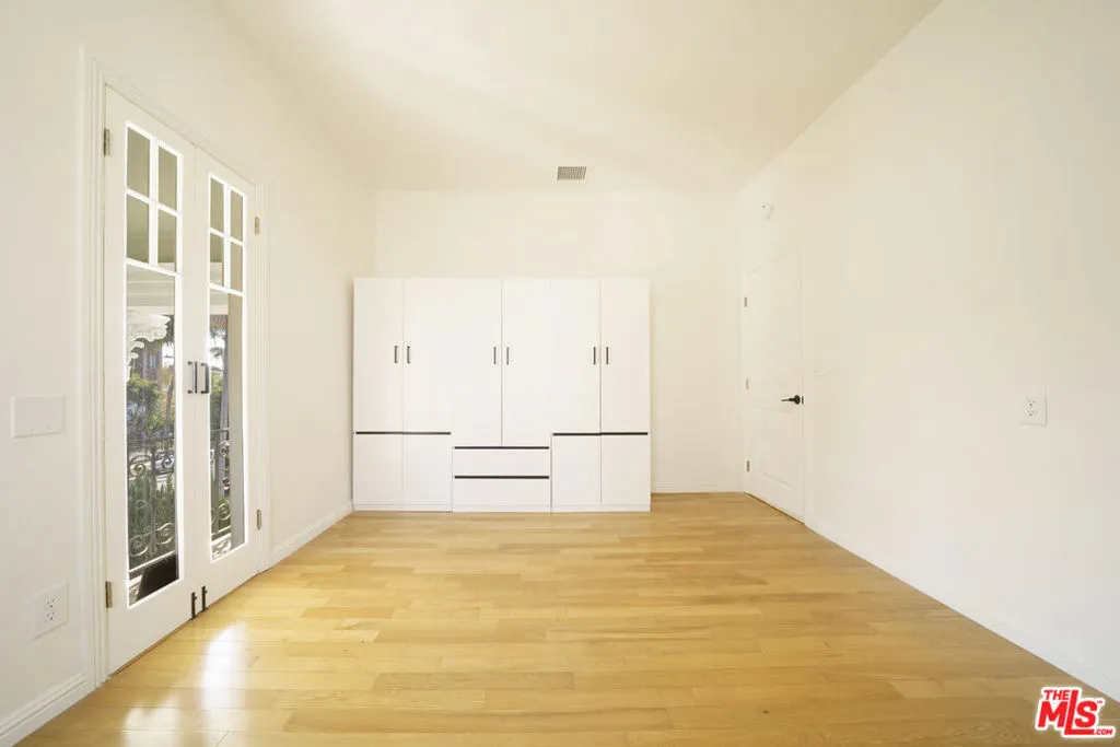 1st Bedroom 1-2