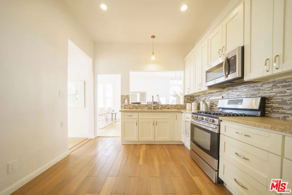 Kitchen 2-4