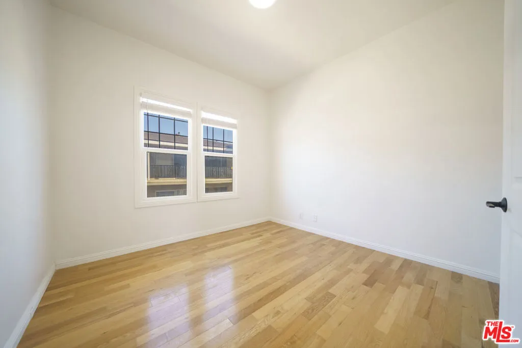 4th Bedroom 1-2