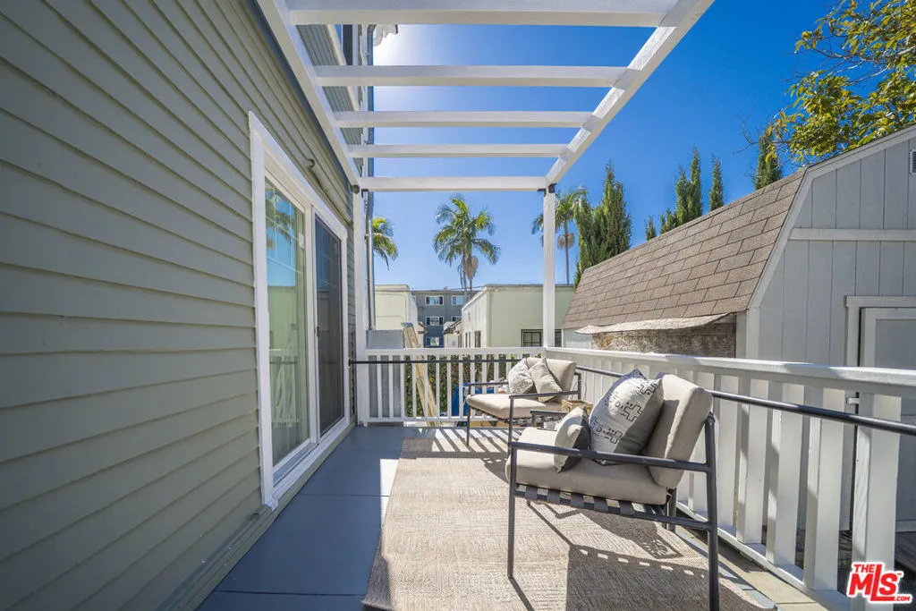 Patio/Deck 2-2
