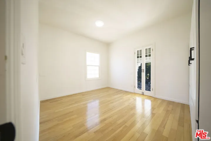 1st Bedroom 1-2