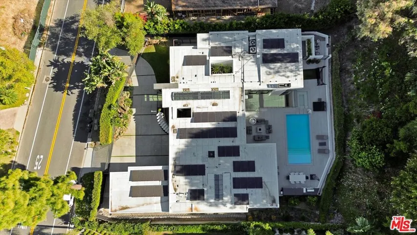 1049 Loma Vista Drive, Beverly Hills, California 90210