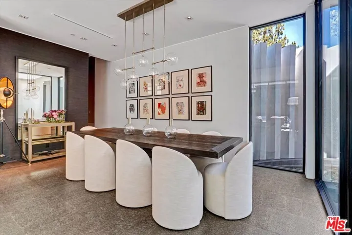 1049 Loma Vista Drive, Beverly Hills, California 90210