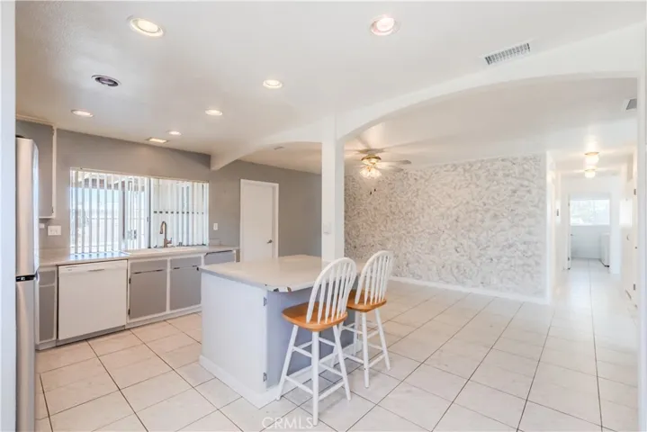 25557 White Oak Drive, Hemet, California 92544