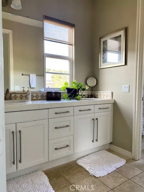 Fourth bedroom bathroom