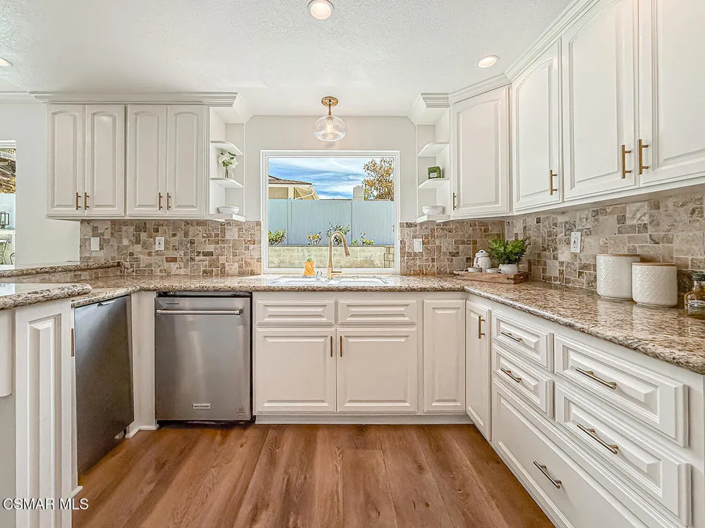 cFamily and Kitchen6